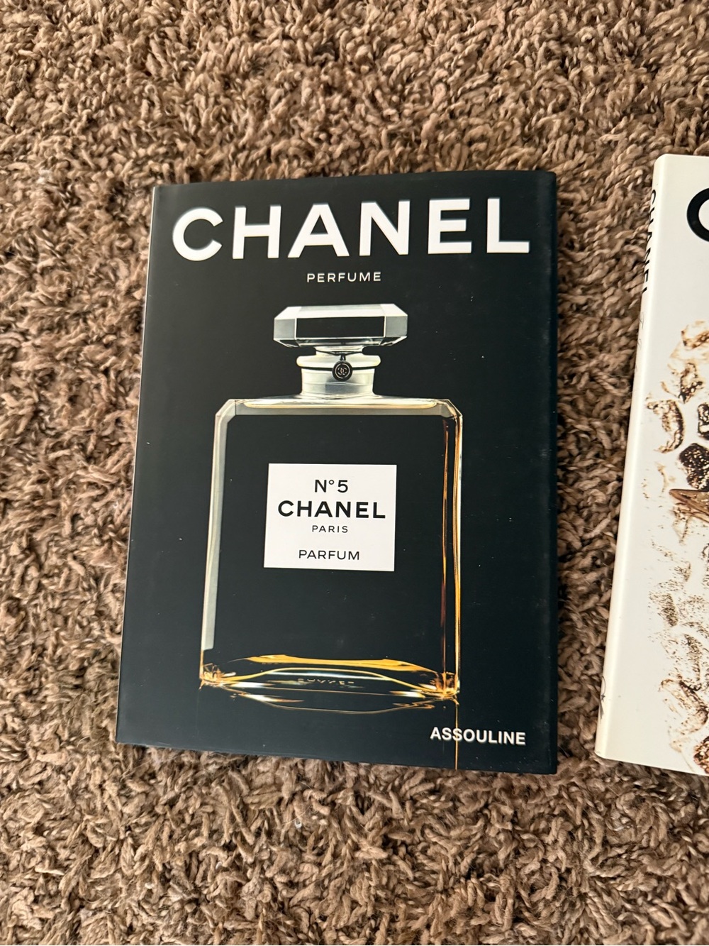 Chanel 3 book set with Iconic Black & White Design slip cover - Picture 4 of 10